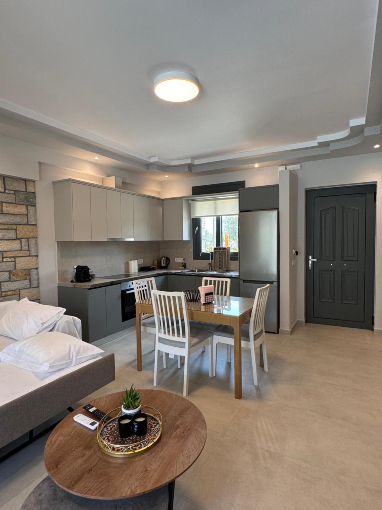Iris Villas Complex Frínion Екстериор снимка