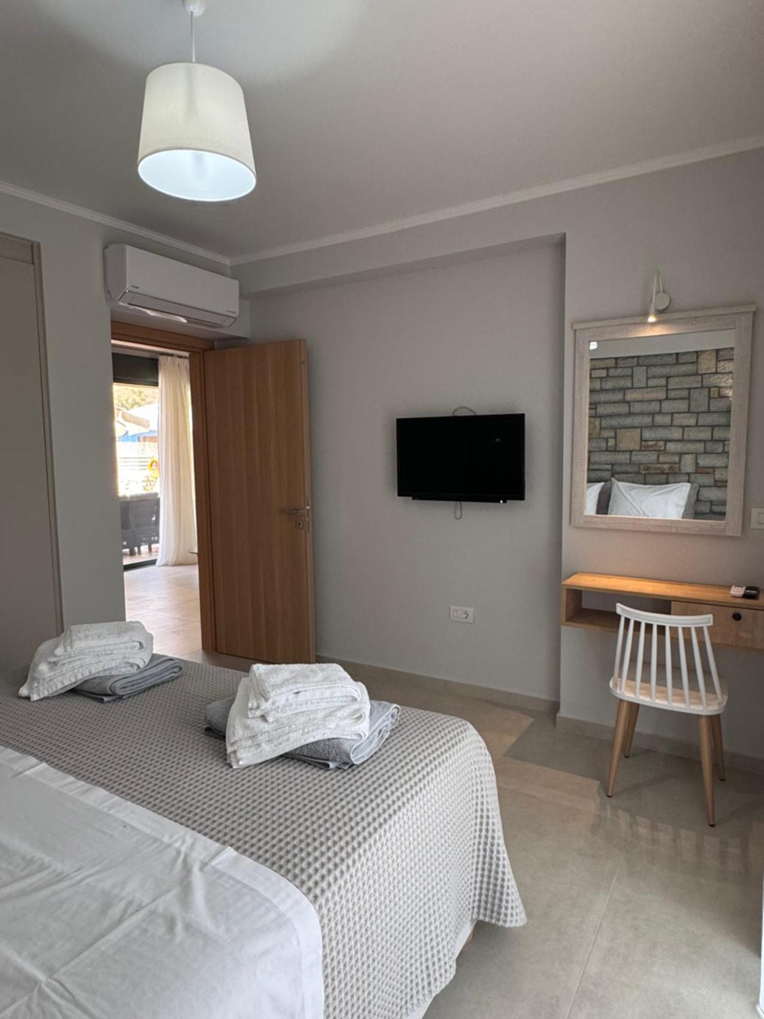 Iris Villas Complex Frínion Екстериор снимка